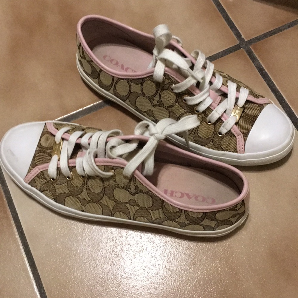 Coach shoes light pink/brown like new